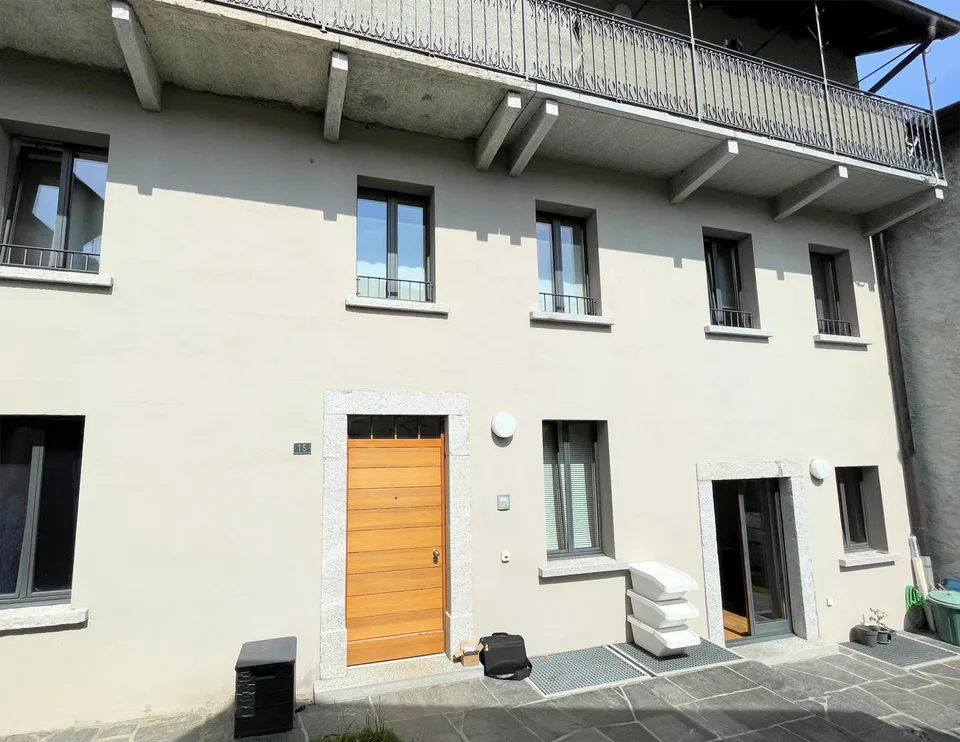 Casa molto ben ristrutturata con appartamenti di 4,5 locali duplex + 2 – Foto 5 von 22