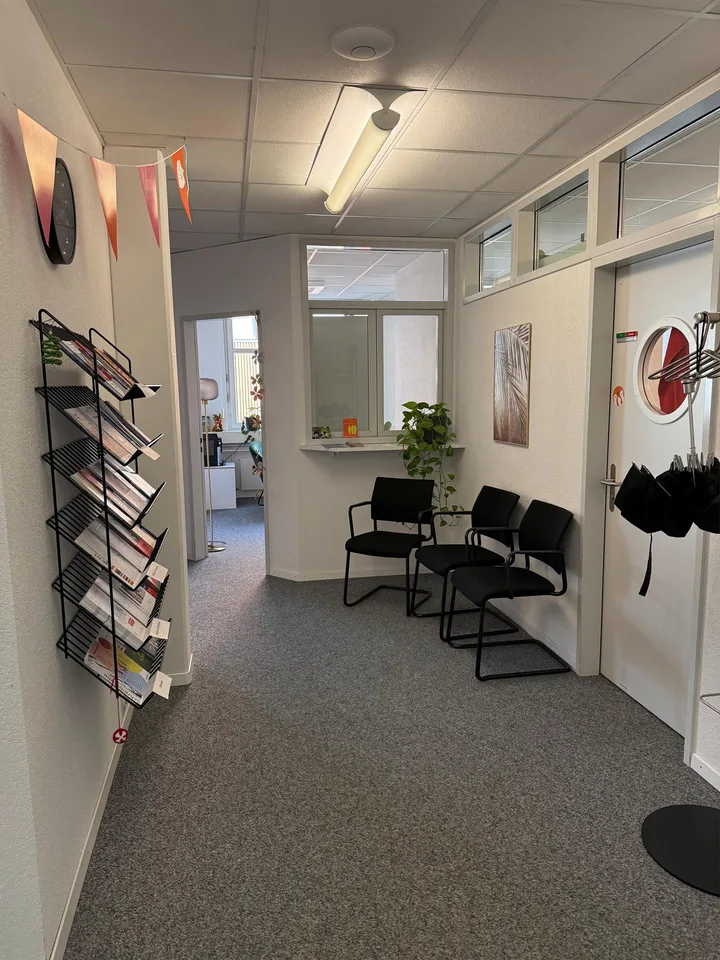 Attraktive Büro-/Praxisfläche an zentraler Lage in Thun – photo 2 of 12