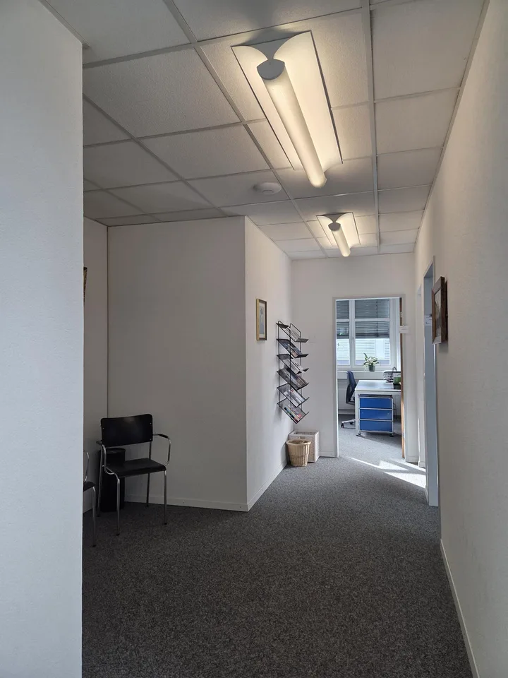 Attraktive Büro-/Praxisfläche an zentraler Lage in Thun – photo 3 of 12