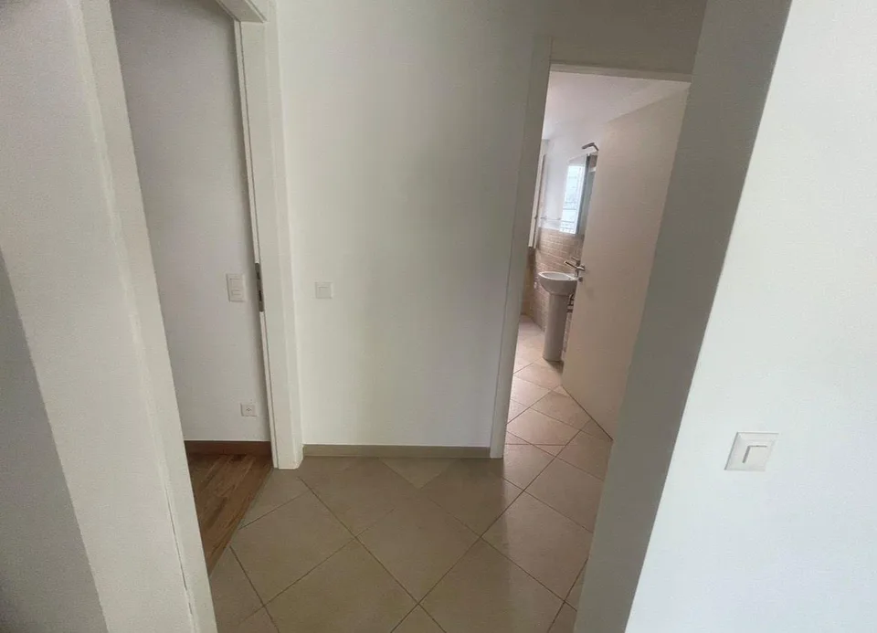 BALERNA – 4,5 LOCALI CON GIARDINO – CERCASI SUBENTRANTE