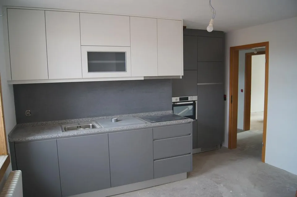 Wohnung 2.5 Zimmer mit Lift und Balkon