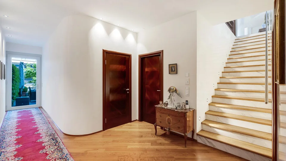 Elegante Maisonette-Wohnung mit aussergewöhnlicher Grosszügigkeit – Foto 4 von 6