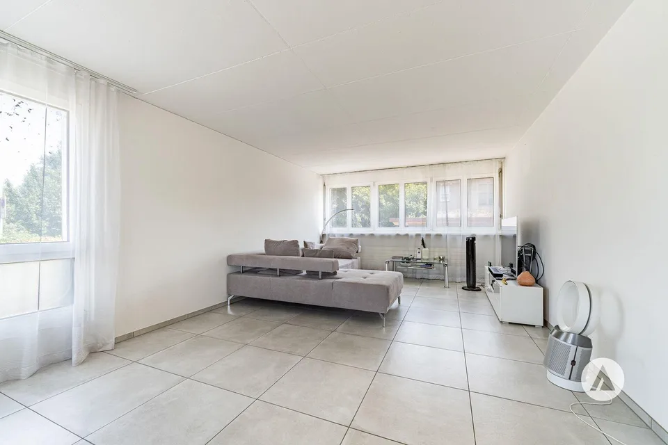 Residential and commercial building with attractive returns – photo 5 of 13
