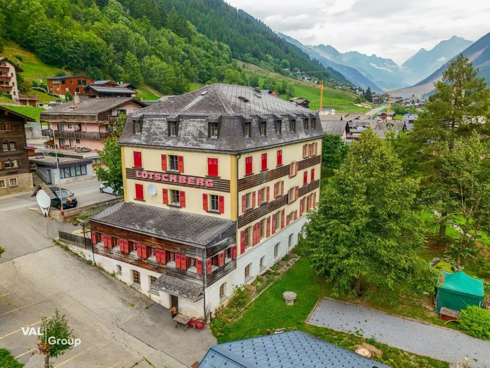 Ehemaliges Hotel mit aussergewöhnlichem Potenzial an traumhafter Au... – Foto 29 von 30
