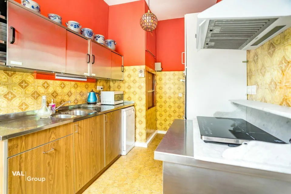Ehemaliges Hotel mit aussergewöhnlichem Potenzial an traumhafter Au... – Foto 4 von 30