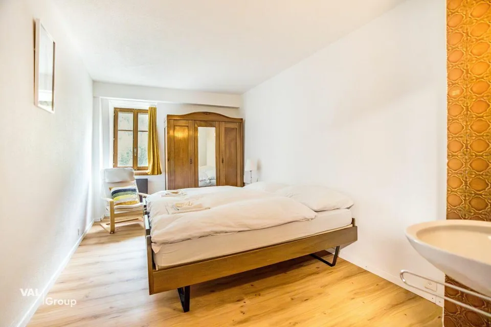 Ehemaliges Hotel mit aussergewöhnlichem Potenzial an traumhafter Au... – Foto 20 von 30