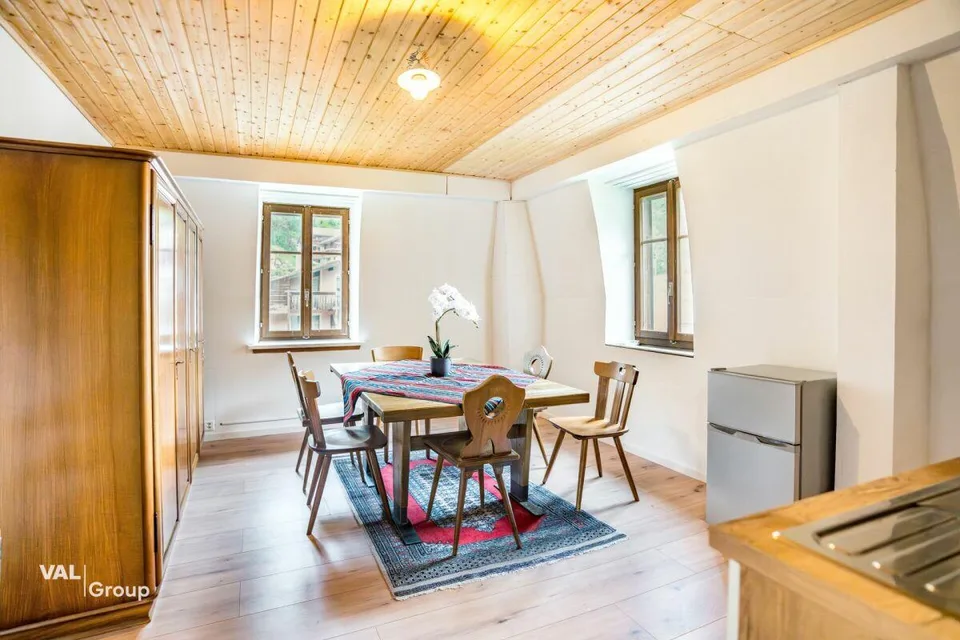 Ehemaliges Hotel mit aussergewöhnlichem Potenzial an traumhafter Au... – Foto 21 von 30