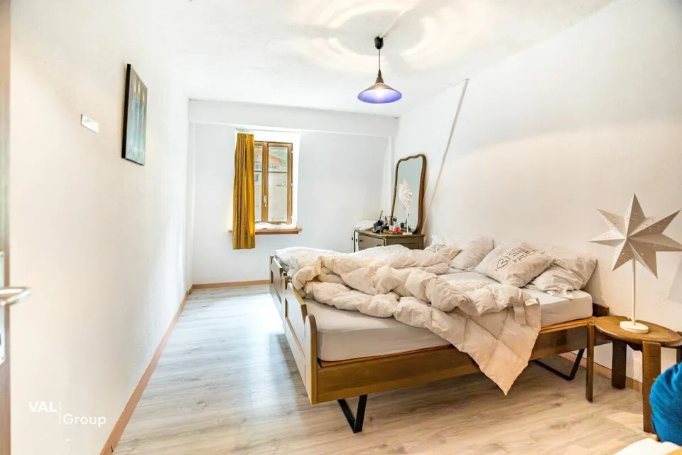 Ehemaliges Hotel mit aussergewöhnlichem Potenzial an traumhafter Au... – Foto 25 von 30