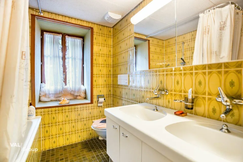 Ehemaliges Hotel mit aussergewöhnlichem Potenzial an traumhafter Au... – Foto 17 von 30