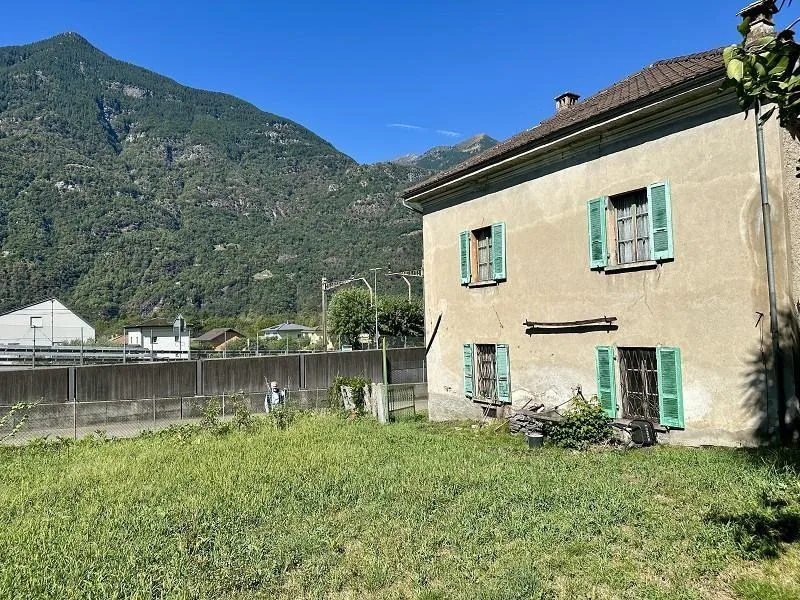 grosses Dorfhaus zum Ausbauen an zentraler Lage mit Aussicht / casa... – Foto 16 von 24