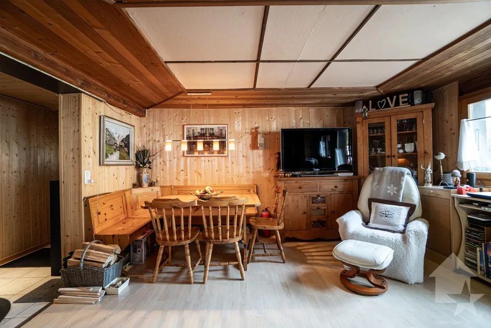 Reizendes Chalet in Mottec mit zwei separaten Wohnungen – Foto 3 von 13