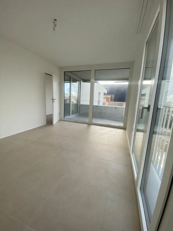 Neuwertige grosse 3,5-Zimmer-Attikawohnung