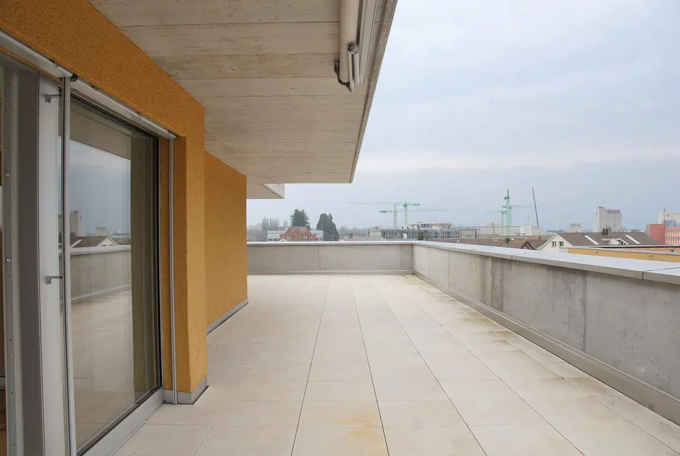 Attikawohnung mit weitläufiger Terrasse