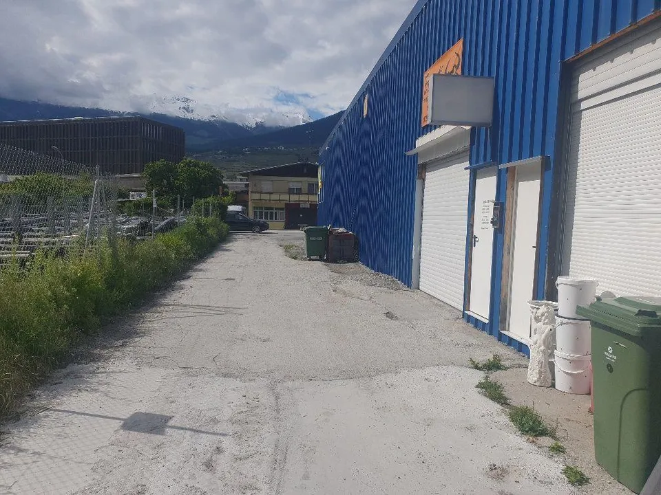 Atelier - Dépôt – Foto 3 von 6
