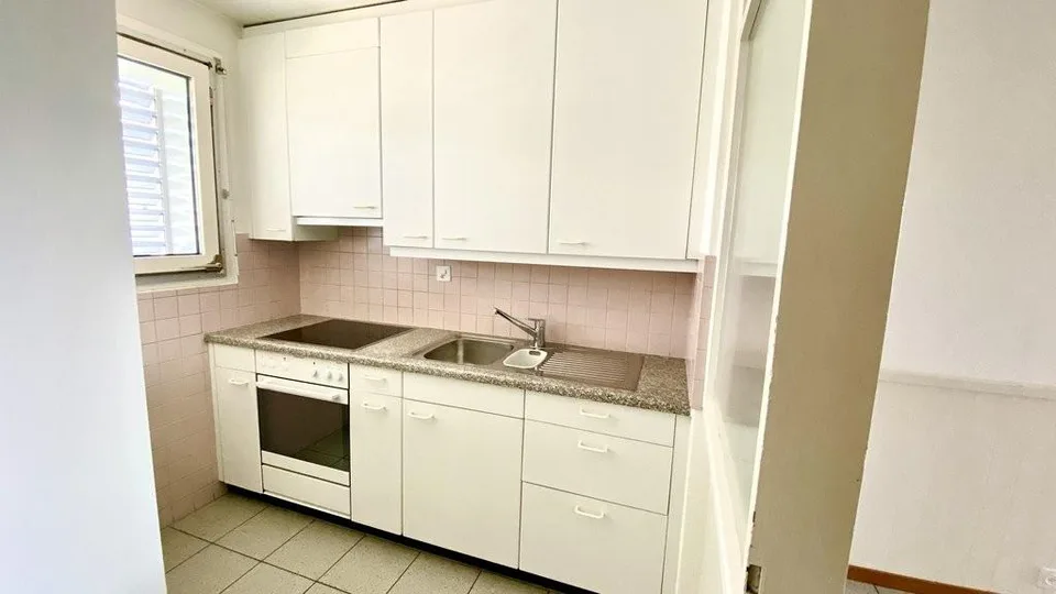 Charmante 3.5-Zimmer-Wohnung mit Aussicht! – Foto 3 von 10