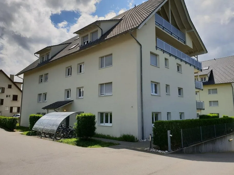 Schöne offene 3.5-Zimmerwohnung in Suhr