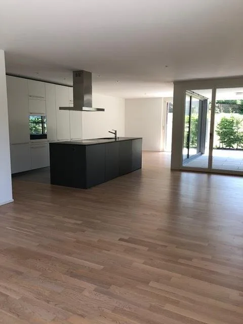 Grosszügige, helle Wohnung mit Balkon und 2 Nasszellen – foto 6 di 20