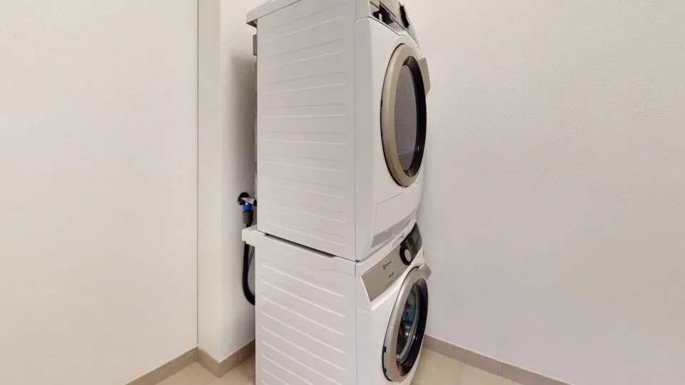 Neuwertige 2.5 Zimmer Sitzplatz Wohnung