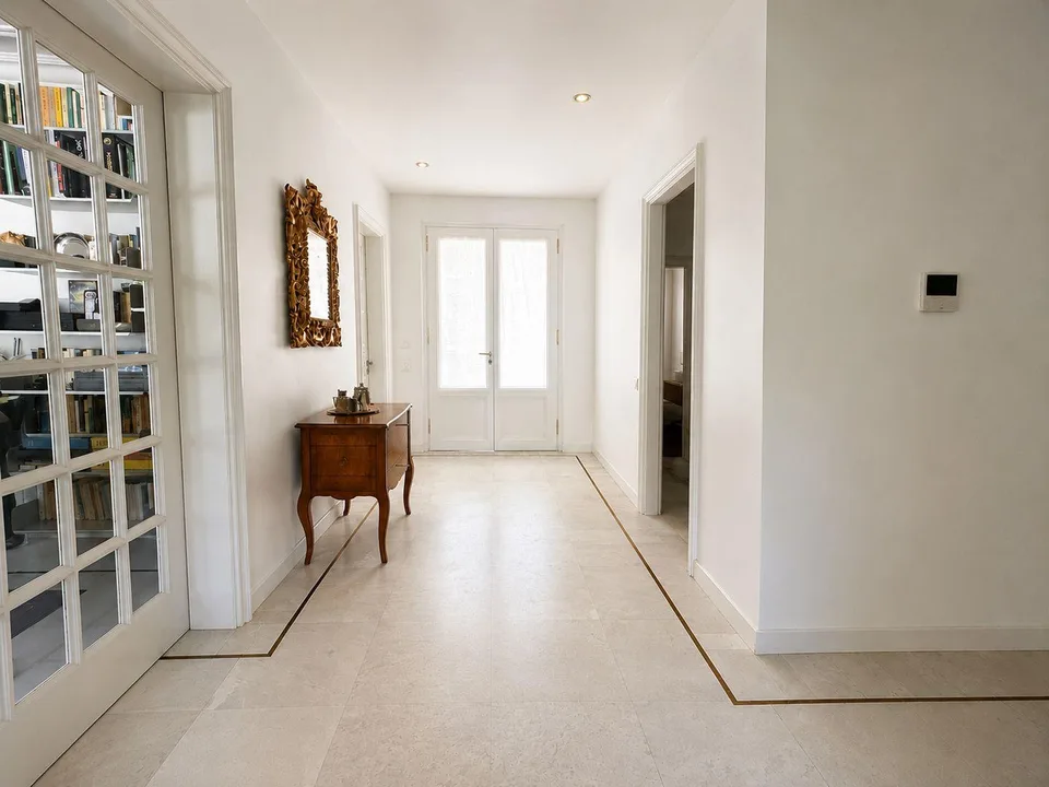 Exklusive Villa mit Pool und Waldblick – Foto 27 von 29