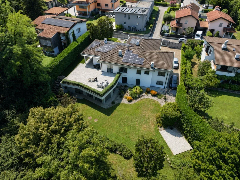Exklusive Villa mit Pool und Waldblick – Foto 2 von 29
