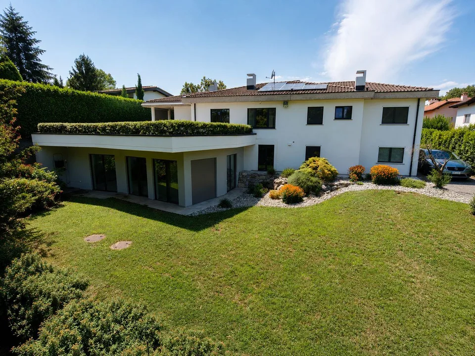 Exklusive Villa mit Pool und Waldblick – Foto 11 von 29