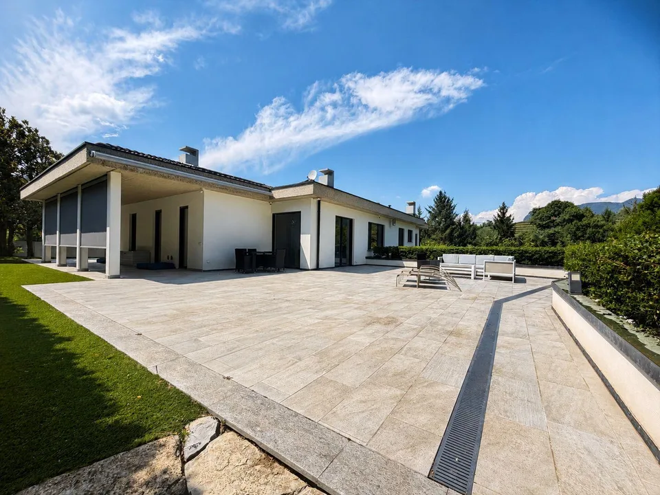 Exklusive Villa mit Pool und Waldblick – Foto 9 von 29