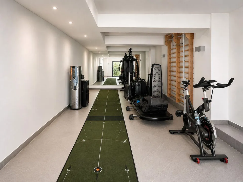 Exklusive Villa mit Pool und Waldblick – Foto 16 von 29