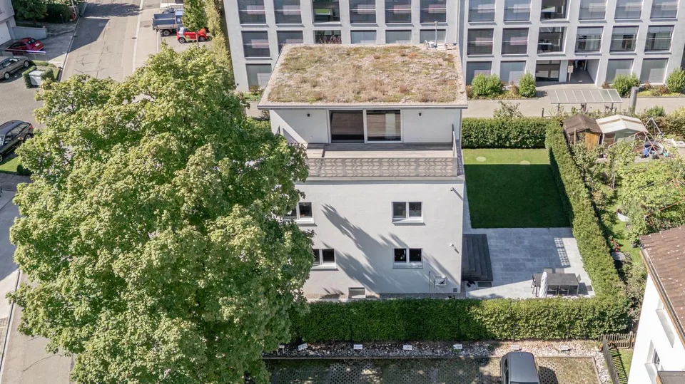 Luxuriöses 6.5-Zimmer-Einfamilienhaus mit Hobbyraum und Garage – photo 12 sur 13
