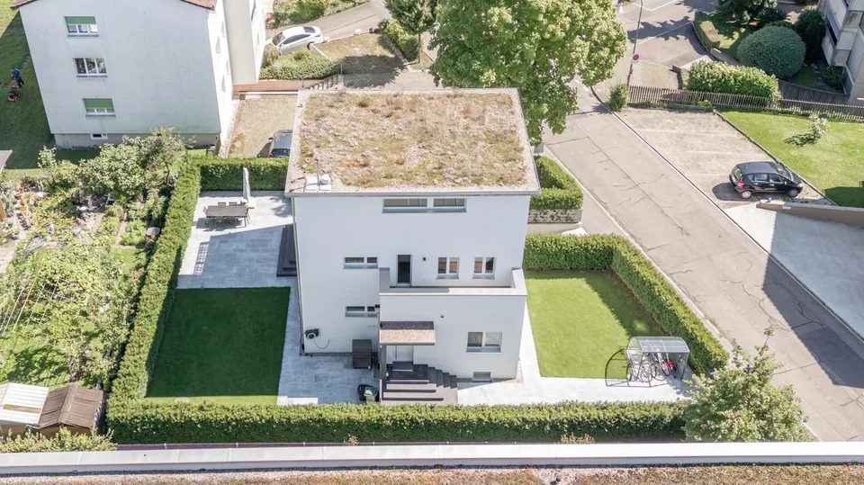 Luxuriöses 6.5-Zimmer-Einfamilienhaus mit Hobbyraum und Garage – photo 13 sur 13