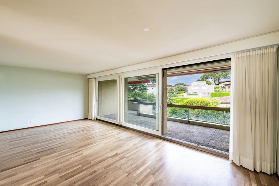 Appartamento rinnovato con grande terrazza – foto 2 di 16