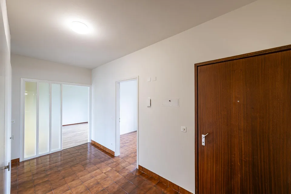 Appartamento rinnovato con grande terrazza – foto 5 di 16
