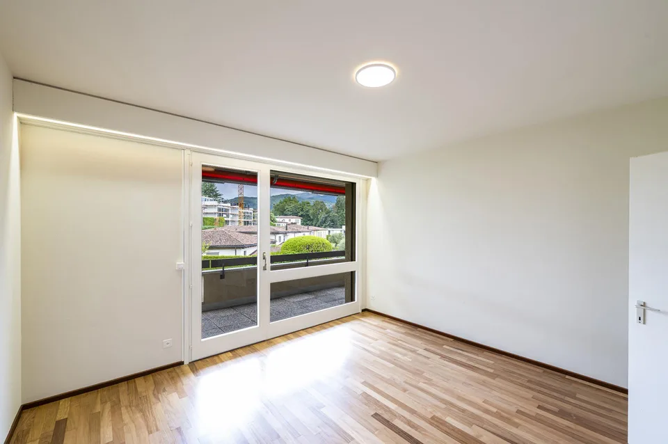 Appartamento rinnovato con grande terrazza – foto 11 di 16