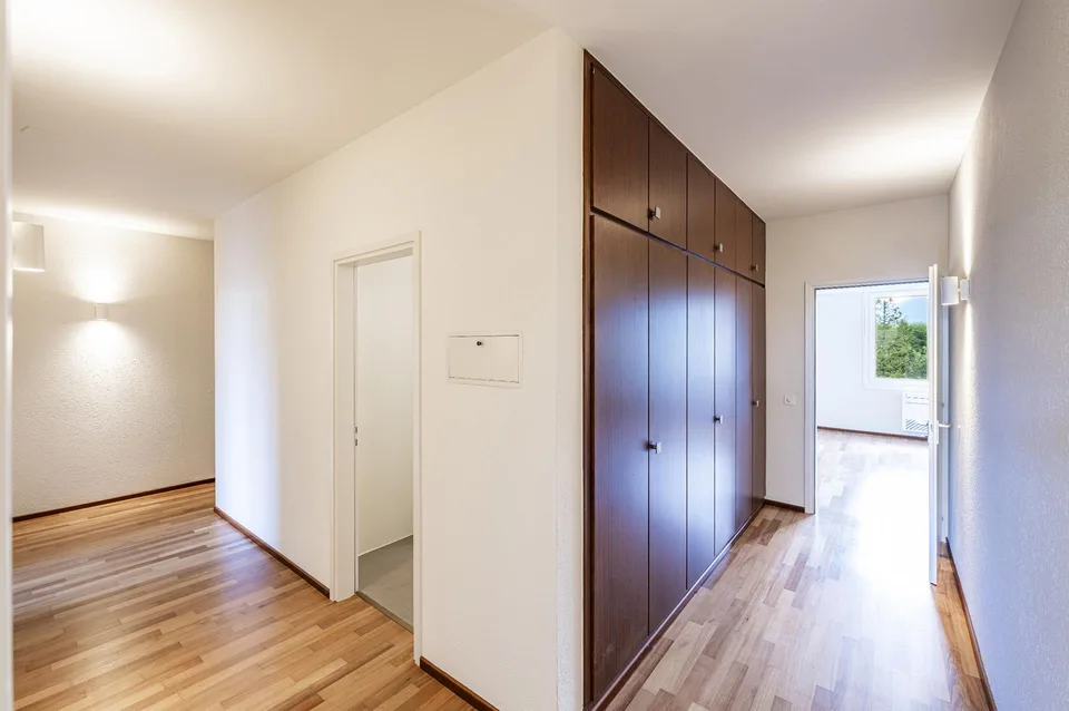 Appartamento rinnovato con grande terrazza – foto 6 di 16