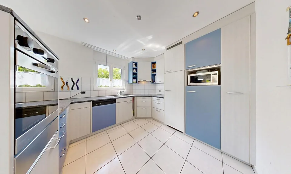 Grosszügiges Zuhause mit Garten, Garage und viel Raum – Foto 7 von 11
