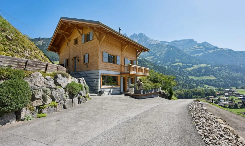 Architect's chalet with independent apartment and view of the Dents – photo 4 of 11