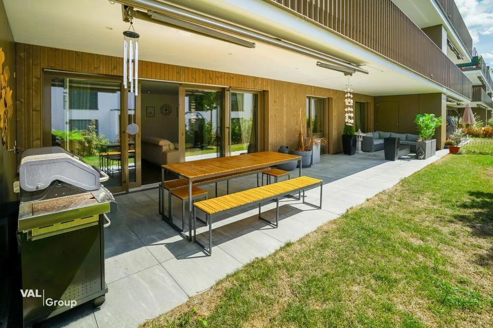 Appartamento giardino 3.5 locali di alta qualità con Smart Home e sala fitness privata