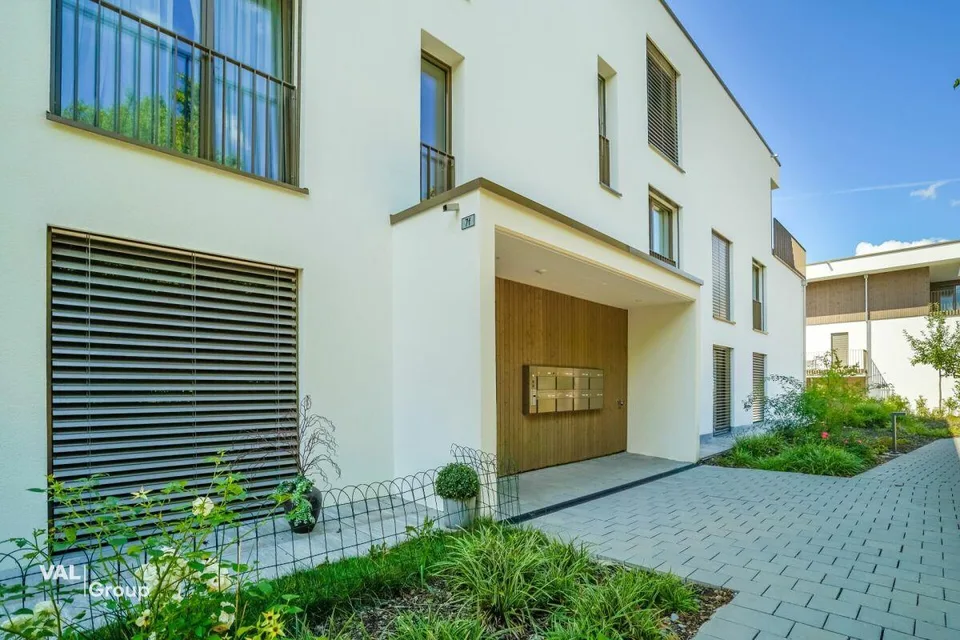 Appartamento giardino 3.5 locali di alta qualità con Smart Home e sala fitness privata