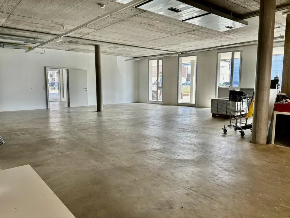 Vaud local, atelier, showroom, depot, stock au Mont-sur-Lausanne. – photo 6 sur 9