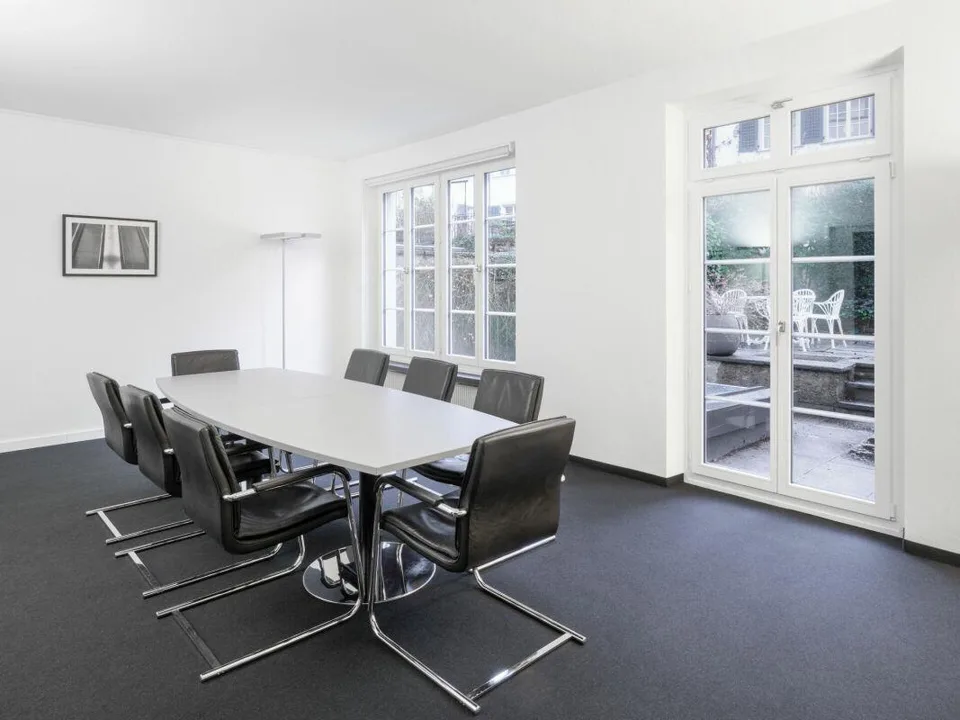 Repräsentatives Boutique-Headquarter in Zürichs historischer Altstadt – photo 2 of 18