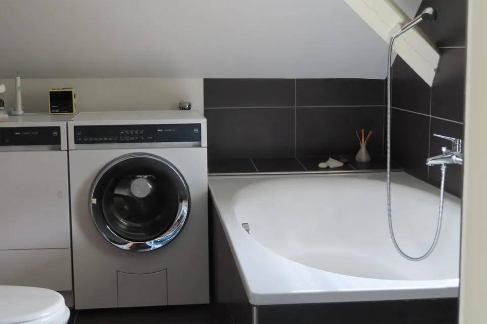 rundum helle orginelle 4 Zimmer Dachwohnung