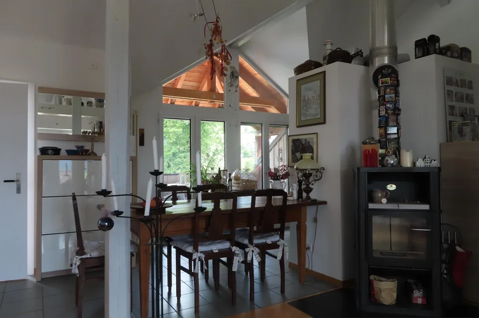 rundum helle orginelle 4 Zimmer Dachwohnung