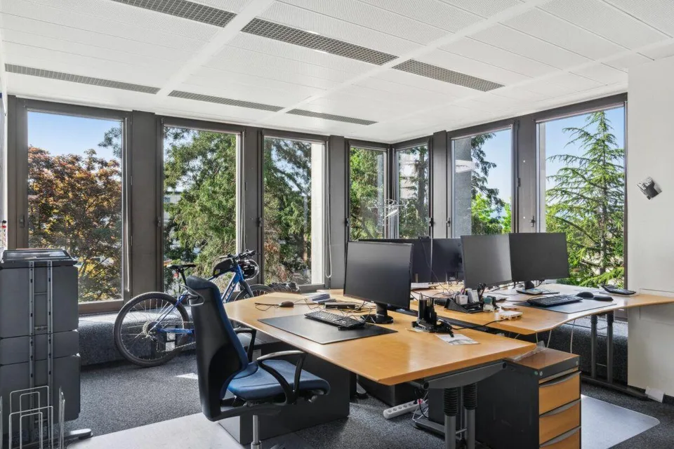 2 plateaux divisibles de 685 m² avec vue sur le lac – Foto 8 von 12