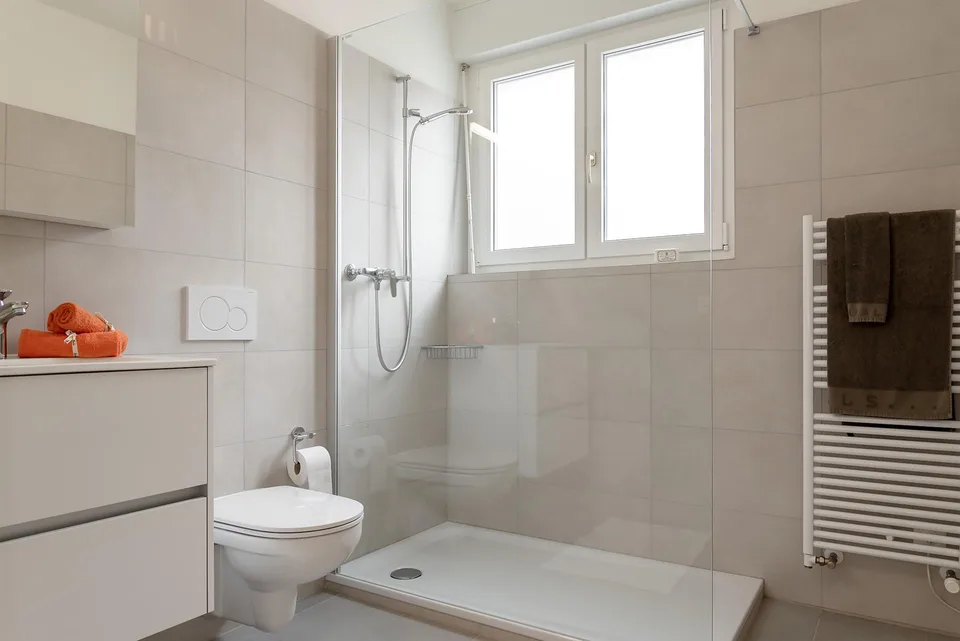 We rent in a recently renovated building – photo 7 of 13
