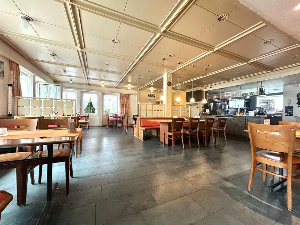 Traditionsreiches Quartier-Restaurant in St. Gallen St. Georgen – foto 2 di 12