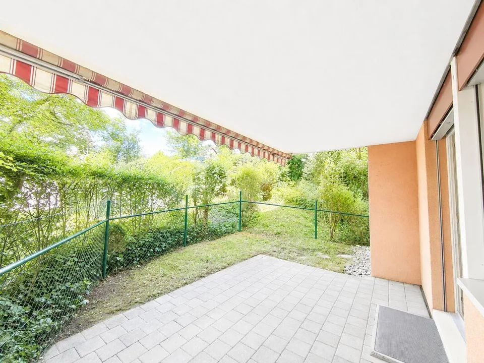 Rêve de maison avec cheminée & espace de sièges