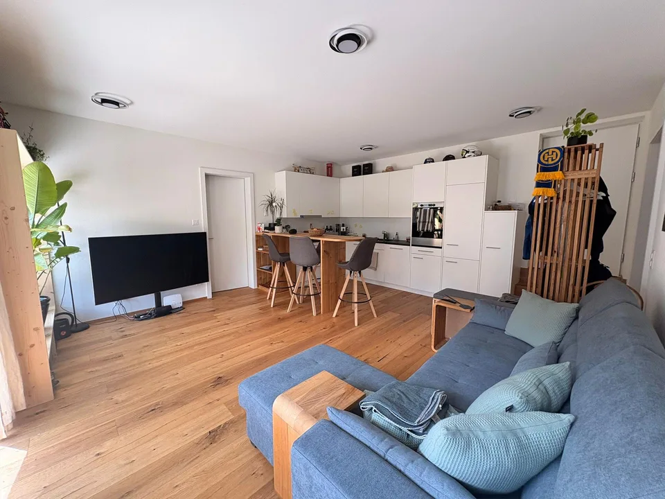 3.5 Zimmer Wohnung - Erstwohnung mit Garagenbox und grossem Sitzplatz