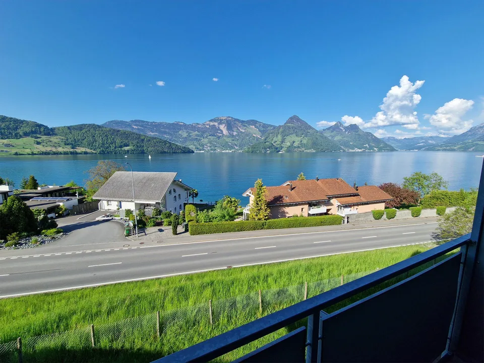 6.5 Zimmer Haus direkt über dem Vierwaldstättersee