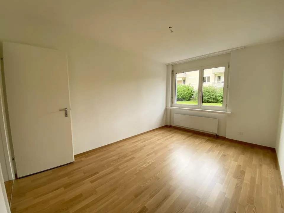 Grosszügige 3.5-Zimmerwohnung in Wohnquartier