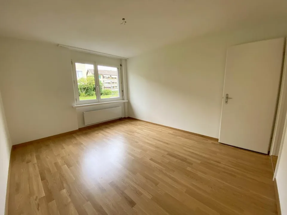 Grosszügige 3.5-Zimmerwohnung in Wohnquartier