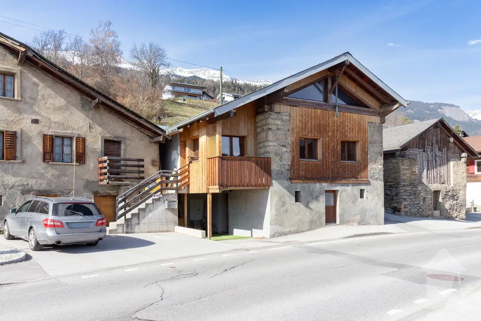 Grange rénovée de 4.5 pièces de 107 m2 habitables avec jardin de 40 m2 – Foto 17 von 19
